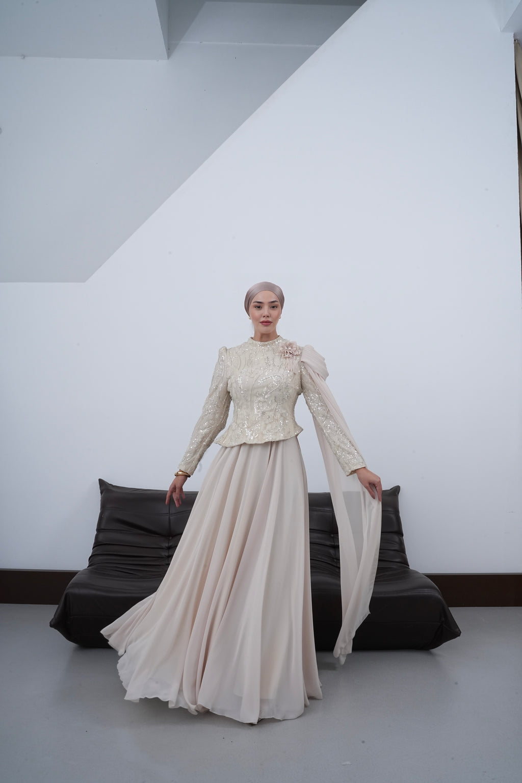 Mira Pelerinli Abiye-Bej