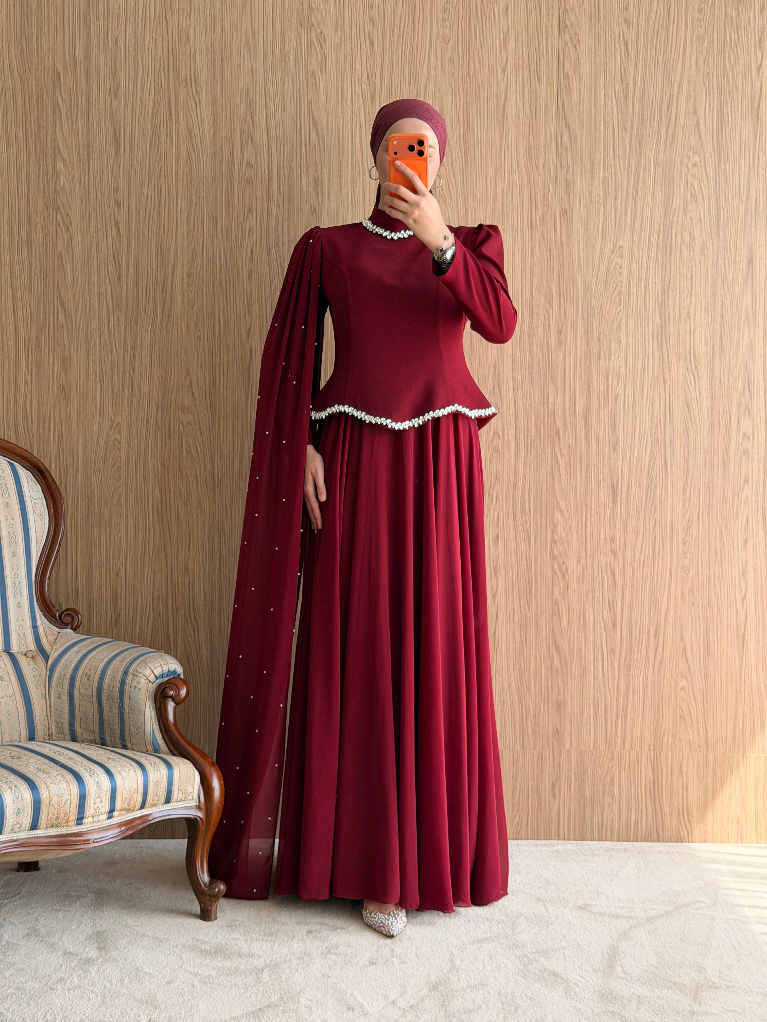 Zarif İnci Pelerinli Abiye- Bordo
