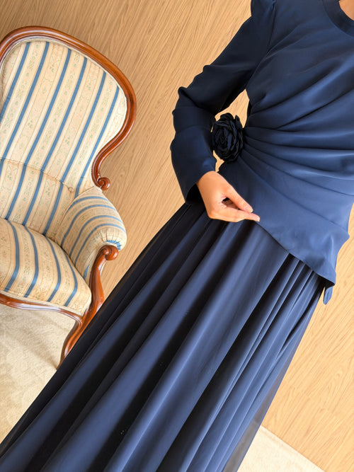 Asel Abiye-Lacivert