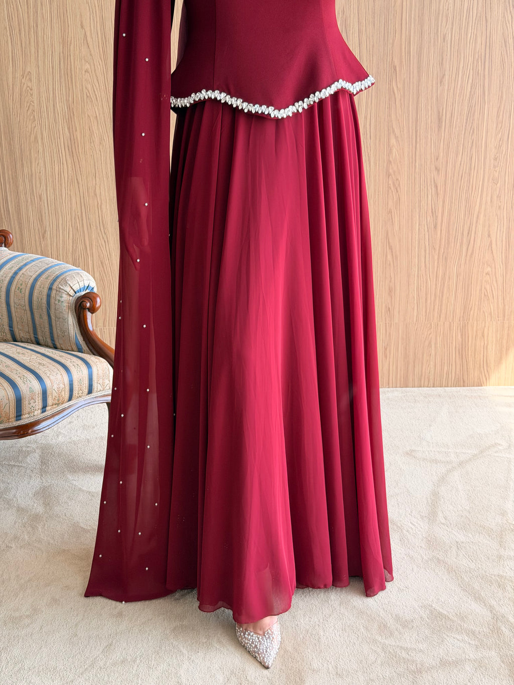 Zarif İnci Pelerinli Abiye- Bordo