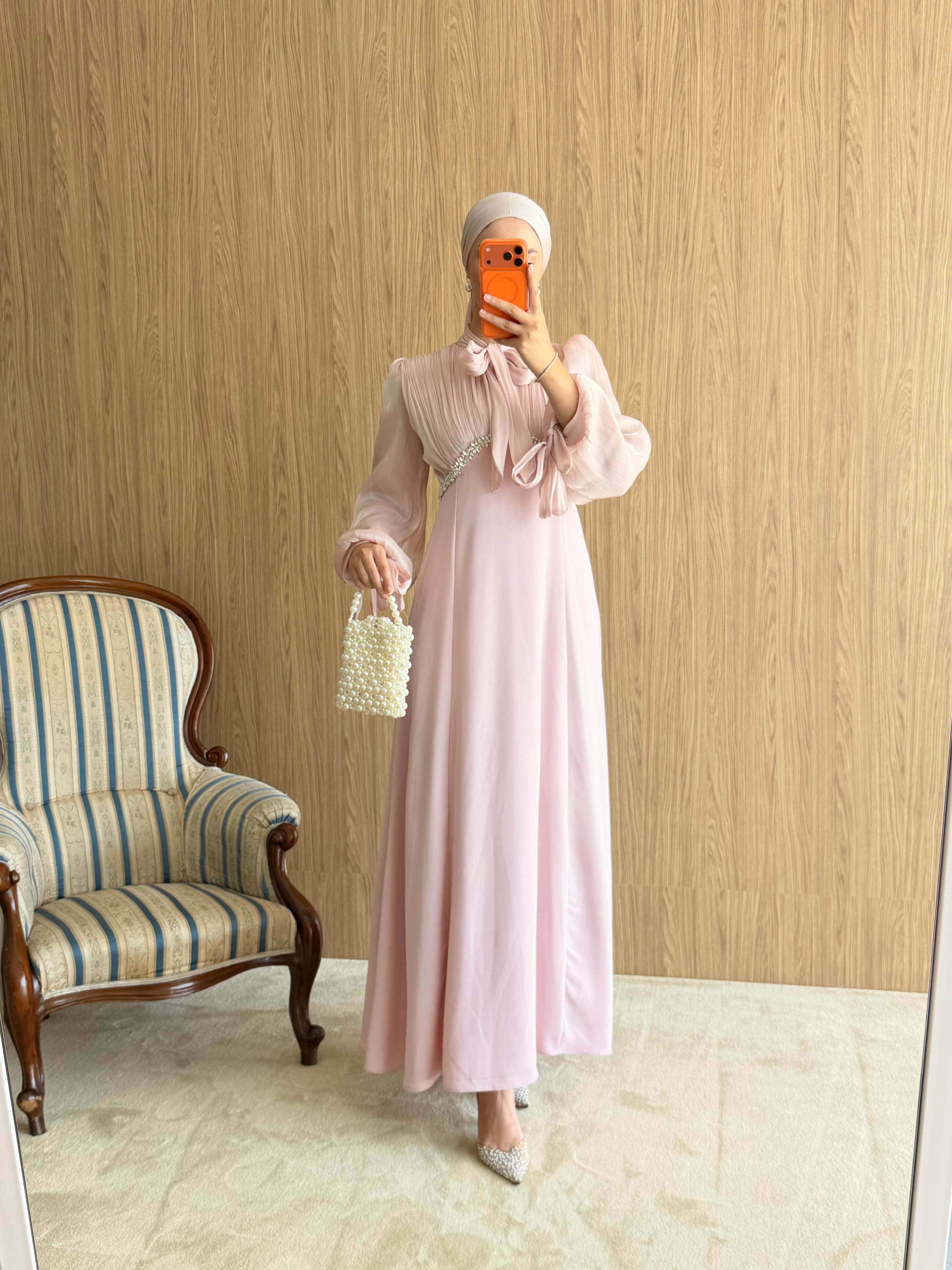 Nz Elara Taş Detaylı Fiyonk Yaka Abiye - Pembe