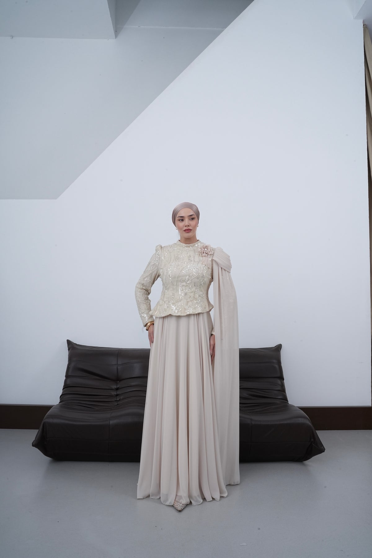 Mira Pelerinli Abiye-Bej