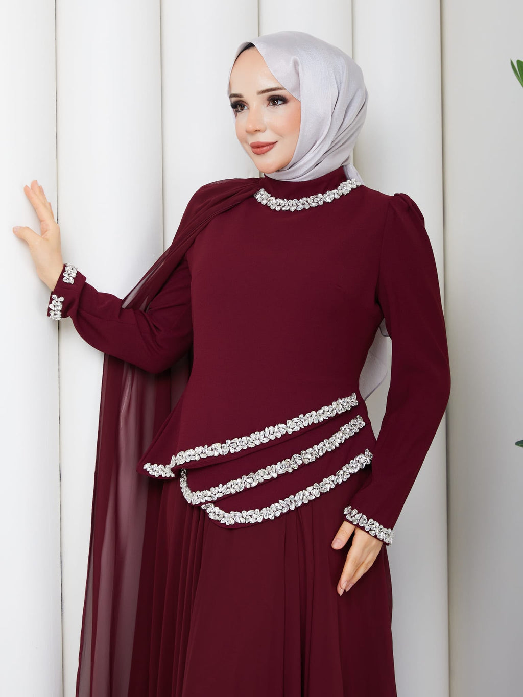 Taş Detaylı Şifon Pelerinli Abiye-BORDO