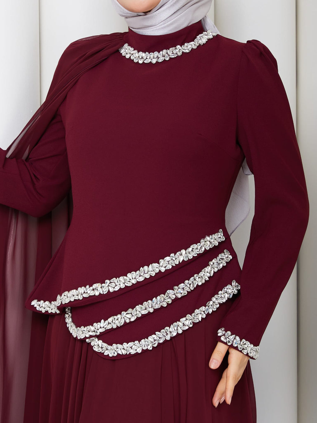 Taş Detaylı Şifon Pelerinli Abiye-BORDO